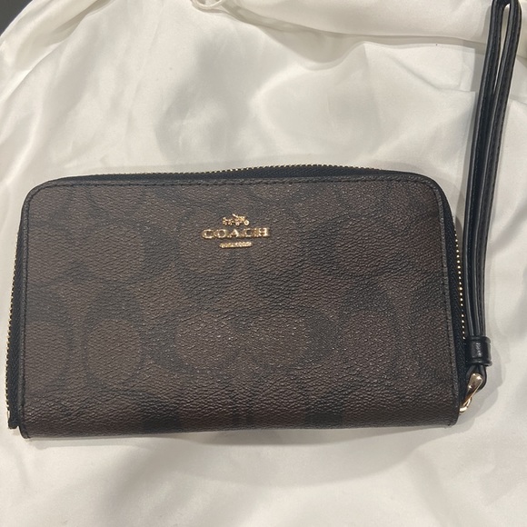 Coach wristlet - Picture 8 of 8